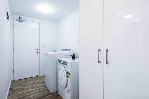 Sandbox Apartments - Accommodation Main Beach 18