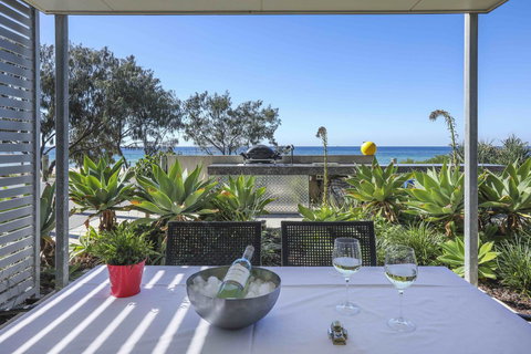 Sandbox Apartments - Accommodation Main Beach 26