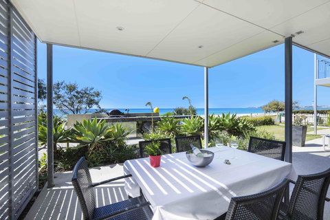 Sandbox Apartments - Accommodation Main Beach 2