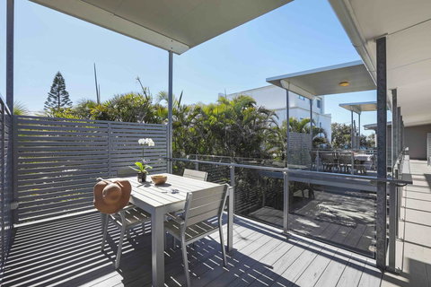 Sandbox Apartments - Accommodation Main Beach 32