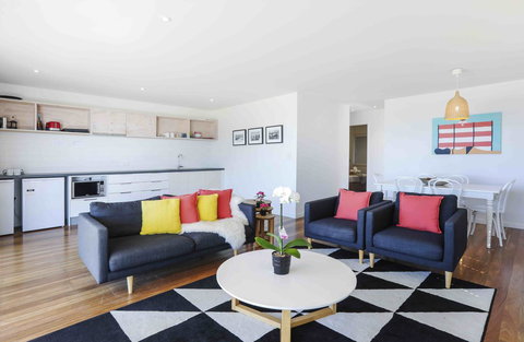 Sandbox Apartments - Accommodation Main Beach 11