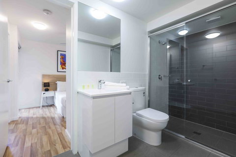 Sandbox Apartments - Accommodation Main Beach 15