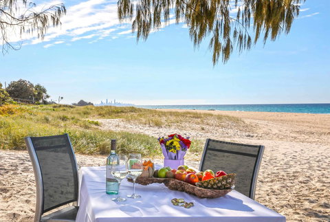 Sandbox Apartments - Accommodation Main Beach 22