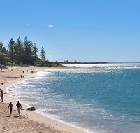 The Norfolks on Moffat Beach - Accommodation Main Beach