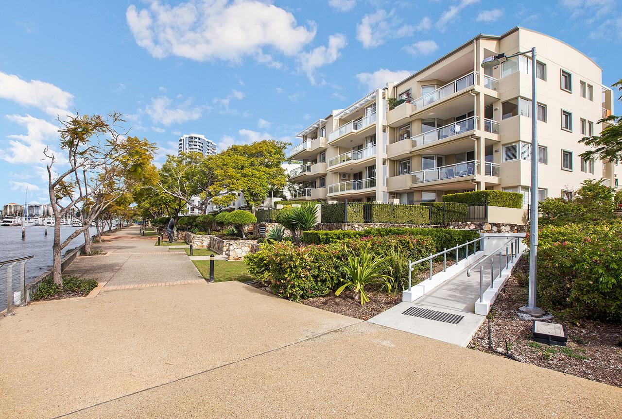 Kangaroo Point QLD Accommodation Main Beach