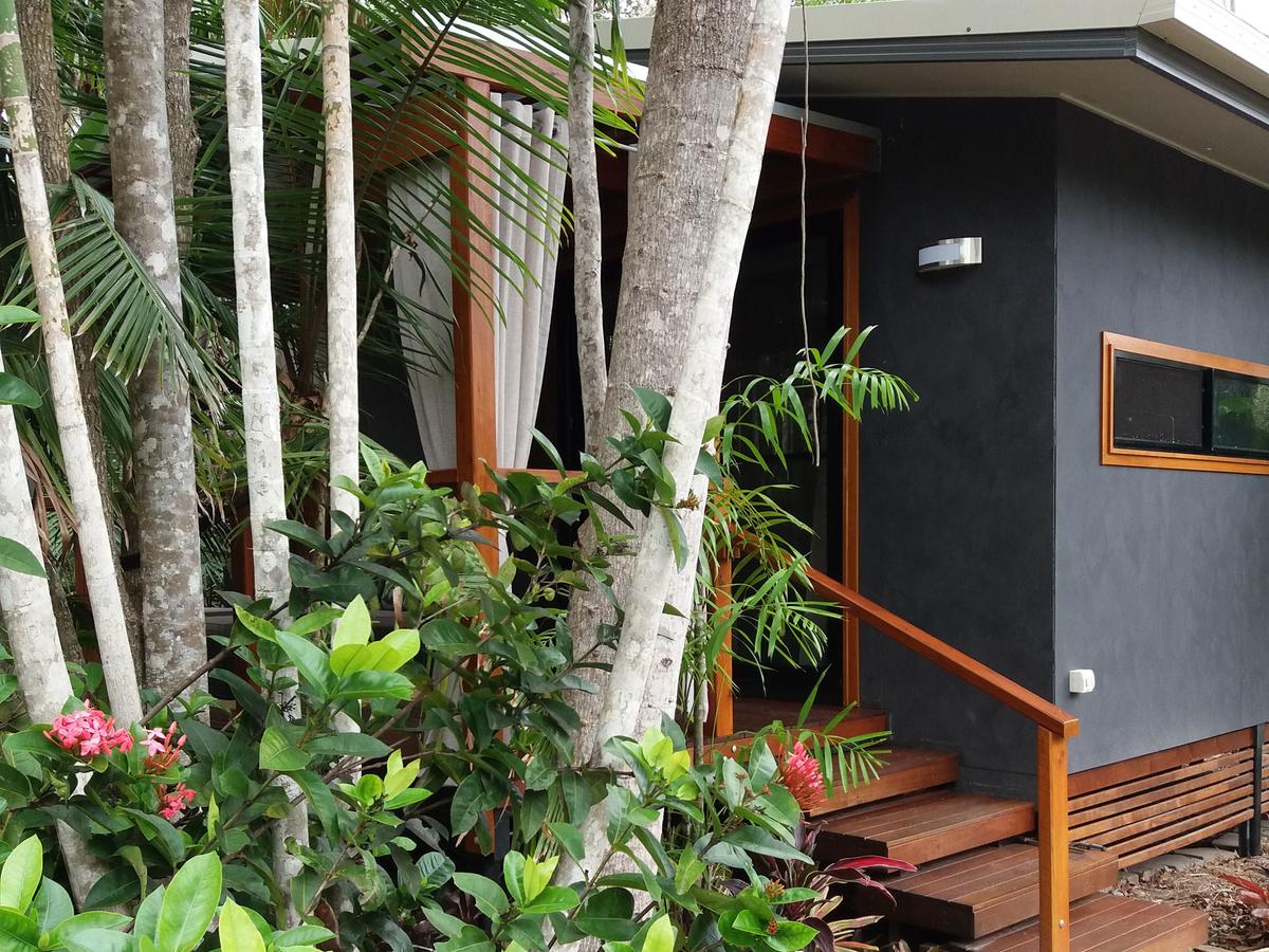 Captain Creek QLD Accommodation Main Beach