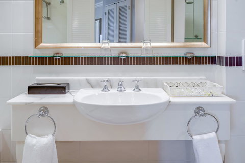 InterContinental Sanctuary Cove Resort, An IHG Hotel - Accommodation Main Beach 12