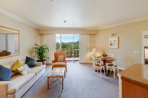 InterContinental Sanctuary Cove Resort, An IHG Hotel - Accommodation Main Beach 13