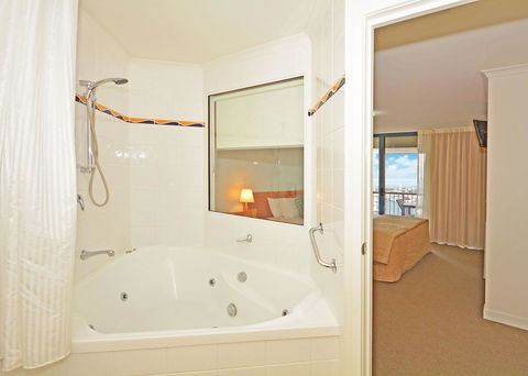 Mantra Hervey Bay - Accommodation Main Beach 24