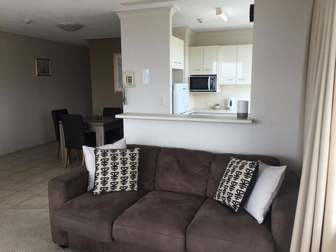 Burleigh Beach Tower - Accommodation Main Beach 1