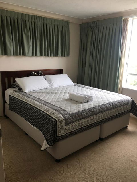 Burleigh Beach Tower - Accommodation Main Beach 0