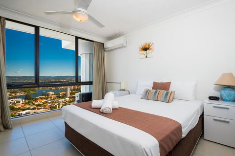 Aegean Resort Apartments - Accommodation Main Beach 13