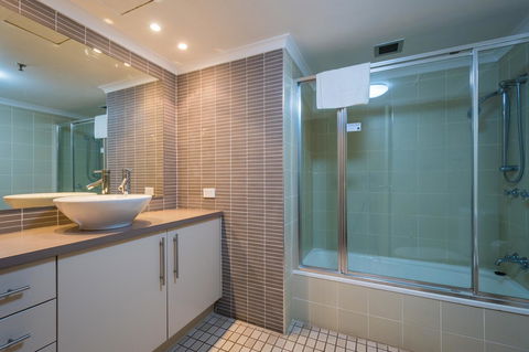 Aegean Resort Apartments - Accommodation Main Beach 11