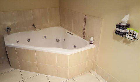 Atricom - Accommodation Main Beach 7