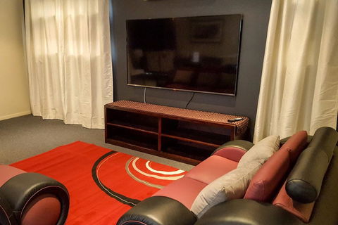 Atricom - Accommodation Main Beach 8