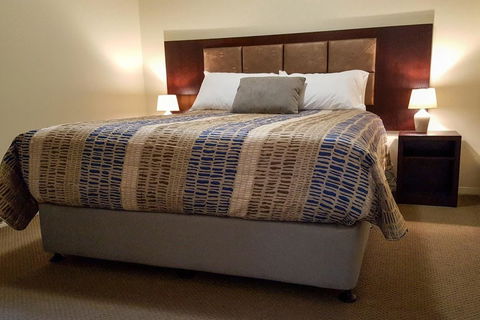 Atricom - Accommodation Main Beach 4