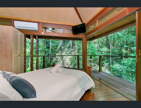 Cairns Rainforest Retreat - Accommodation Main Beach 9