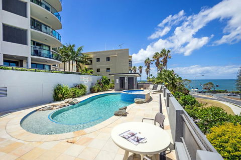 Alexandra On The Pacific - Accommodation Main Beach 13