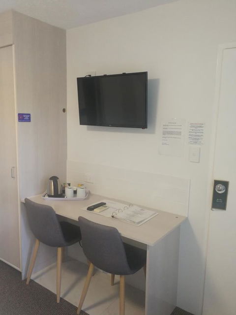 Aabon Apartments & Motel - Accommodation Main Beach 9