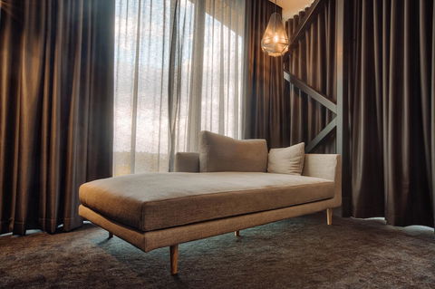 Eatons Hill Hotel - Accommodation Main Beach 13