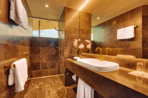 Eatons Hill Hotel - Accommodation Main Beach 11