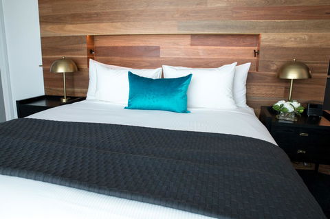 Eatons Hill Hotel - Accommodation Main Beach 33