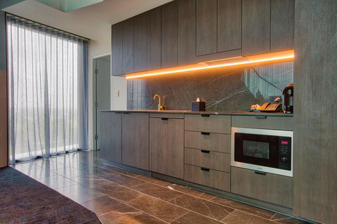 Eatons Hill Hotel - Accommodation Main Beach 16