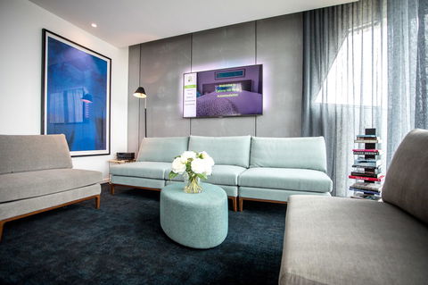 Eatons Hill Hotel - Accommodation Main Beach 32