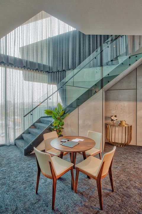 Eatons Hill Hotel - Accommodation Main Beach 8