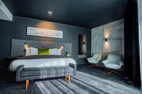 Eatons Hill Hotel - Accommodation Main Beach 19