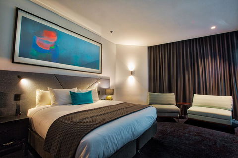 Eatons Hill Hotel - Accommodation Main Beach 12