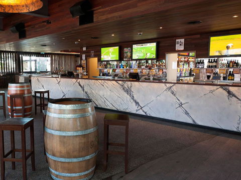 Eatons Hill Hotel - Accommodation Main Beach 38