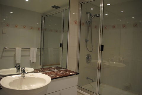 BeachView Apartments At Villa Paradiso - Accommodation Main Beach 13