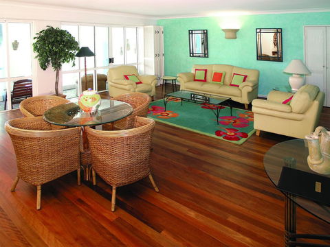 BeachView Apartments At Villa Paradiso - Accommodation Main Beach 29