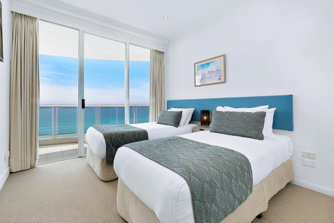 Pacific Views Resort - Accommodation Main Beach 12