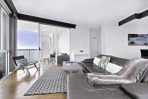 Pacific Views Resort - Accommodation Main Beach 6