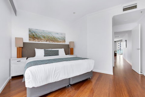 Pacific Views Resort - Accommodation Main Beach 15