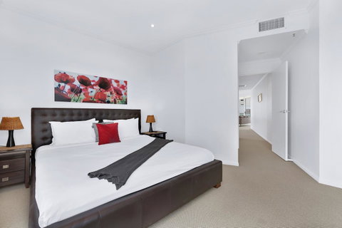 Pacific Views Resort - Accommodation Main Beach 31