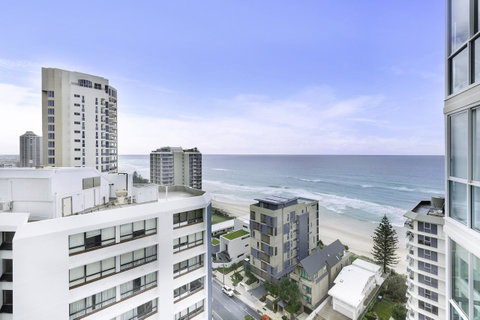 Pacific Views Resort - Accommodation Main Beach 10