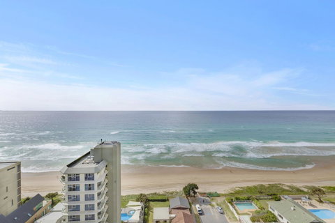Pacific Views Resort - Accommodation Main Beach 16