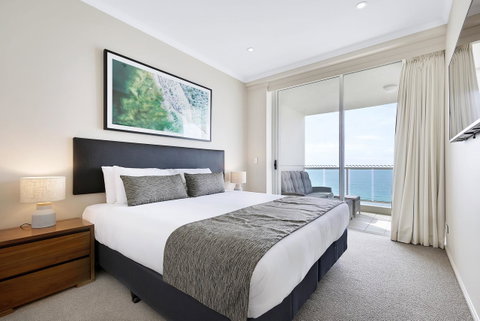 Pacific Views Resort - Accommodation Main Beach 2