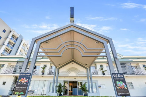 Coral Tree Inn - Accommodation Main Beach 30
