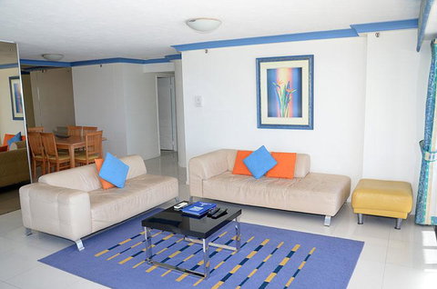 Zenith Ocean Front Apartments - Accommodation Main Beach 18