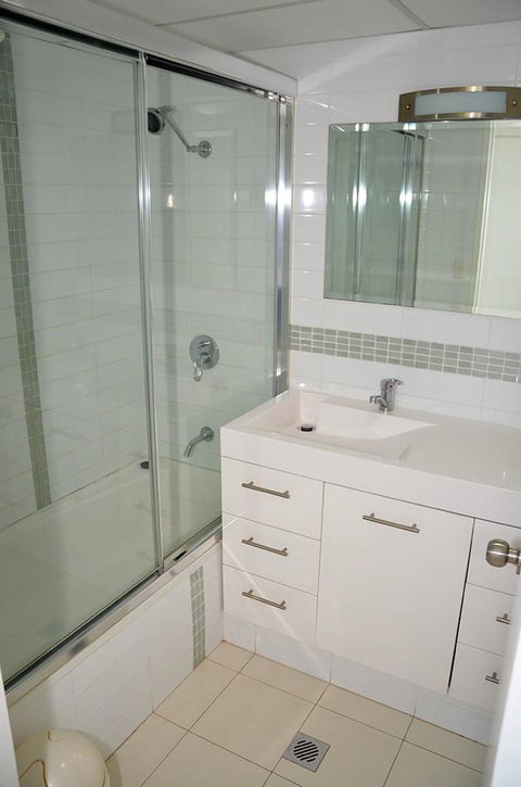 Zenith Ocean Front Apartments - Accommodation Main Beach 22
