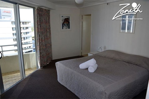 Zenith Ocean Front Apartments - Accommodation Main Beach 5