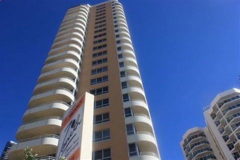 Zenith Ocean Front Apartments - Accommodation Main Beach 0