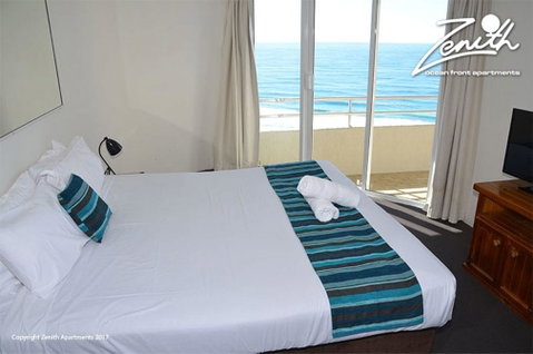 Zenith Ocean Front Apartments - Accommodation Main Beach 1