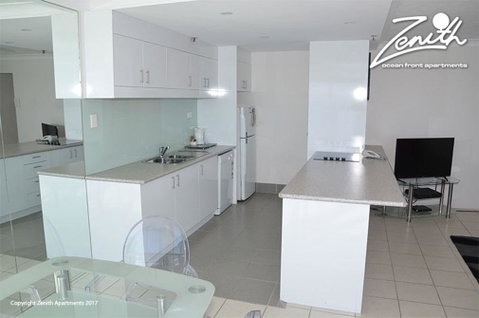 Zenith Ocean Front Apartments - Accommodation Main Beach 2