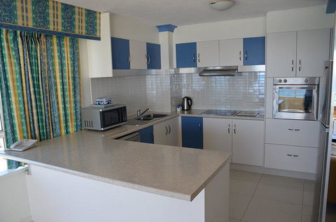 Zenith Ocean Front Apartments - Accommodation Main Beach 20