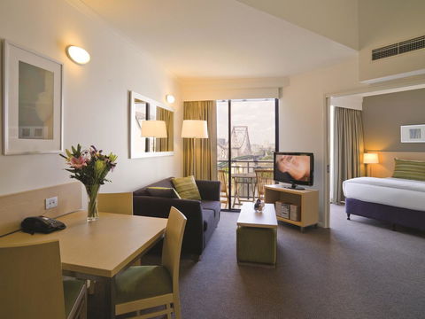 Oakwood Hotel & Apartments Brisbane - Accommodation Main Beach 5